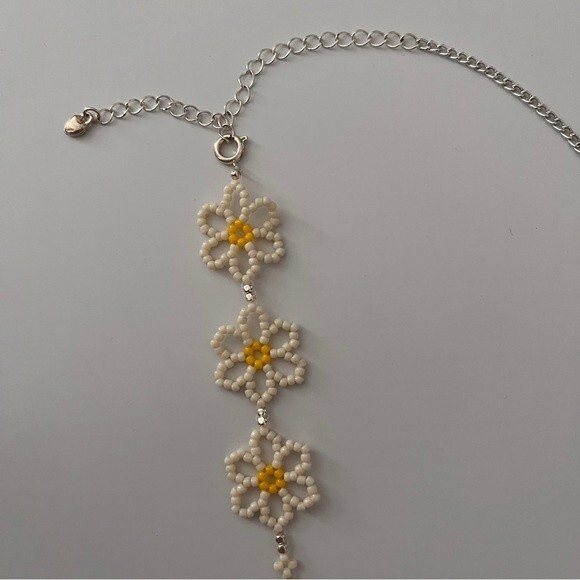 Handmade Beaded Daisy Necklace - Picture 2 of 3